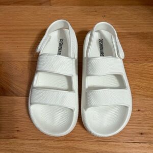 Cushionaire sandals with velcro strap in white